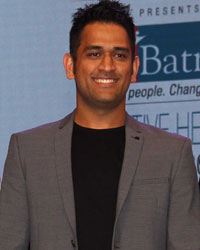 Shekhar Suman, Zaheer Khan, Mahendra Sing Dhoni and Rohit Roy