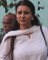 Poonam Dhillon arrives with her son Anmol Thakeria