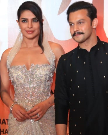 Sooraj Barjatya, Priyanka Chopra Jonas, Adinath Kothare, Rucha Vaidya