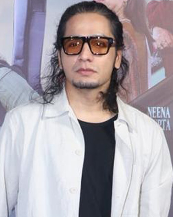 Premiere Of Metro In Dino