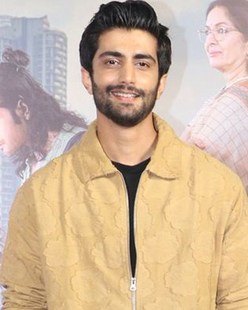 Premiere Of Metro In Dino