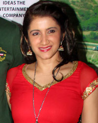 Riddhi Dogra, Paritosh Panter and Bollywood actor Smilie Suri