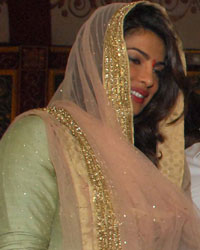 Priyanka Chopra with her mother Madhu Chopra