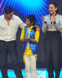 Ritesh Deshmukh, Sonakshi Sinha and Akhsay Kumar