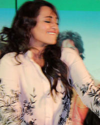 Sonakshi Sinha and Shahid Kapoor