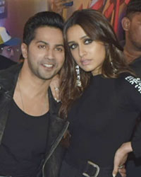 Varun Dhawan and Shraddha Kapoor promote Street Dancer 3D at Mithibai College