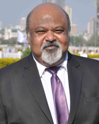 Saurabh Shukla at the Provogue AGP Race Day at Mahalaxmi Race Course in Mumbai