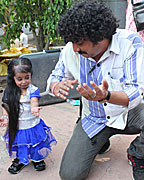 World's shortest woman on the sets of 'Pyaar Mein Locha'