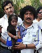 World's shortest woman on the sets of 'Pyaar Mein Locha'