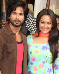 Shahid Kapoor and Sonakshi Sinha