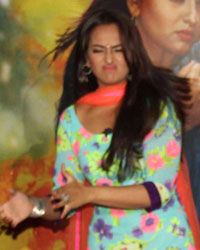 Sonakshi Sinha and Shahid Kapoor