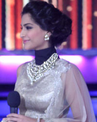 Dhanush and Sonam Kapoor on the sets of Jhalak Dikhla Ja 2 to promote 'Raanjhana'