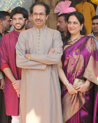 Aditya Thackeray, Udhav Thackeray, Rashmi Thackeray and Smita Thackeray