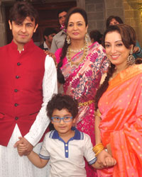 Sonu Nigam, Smita Thackeray and Madhurima Nigam