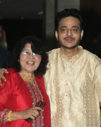 Tanishk Bagchi with his mother
