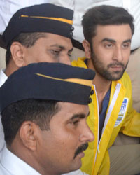 Ranbir Kapoor Felicitates Mumbai Traffic Police