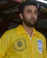 Ranbir Kapoor Felicitates Mumbai Traffic Police