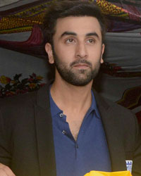 Ranbir Kapoor Felicitates Mumbai Traffic Police