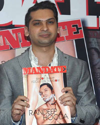 Randeep Unveils Latest Issue of Mandate