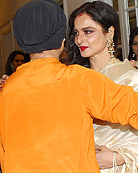 Rekha Inaugurates Sahachari Foundation Exhibition