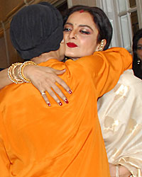 Rekha Inaugurates Sahachari Foundation Exhibition