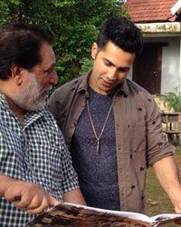 Photographer RT Chawla and Varun Dhawan