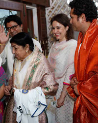 Raj Thackeray, Lata Mangeshkar, Anjali Tendulkar and Sachin Tendulkar