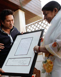 Raj Thackeray, Lata Mangeshkar and Sachin Tendulkar