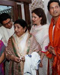 Raj Thackeray, Lata Mangeshkar, Anjali Tendulkar and Sachin Tendulkar