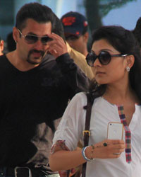 Salman Khan and Kareena Kapoor wrap up their shooting of Bajrangi Bhaijaan in Kashmir