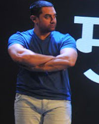 Top Stars Like Aamir Khan at Raj Thackeray's Meet on Mumbai