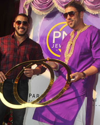 Salman Khan and Saurabh Gadgil