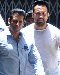 Salman Khan Leaves Court After Hit and Run Case Hearing