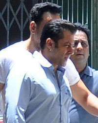 Salman Khan Leaves Court After Hit and Run Case Hearing