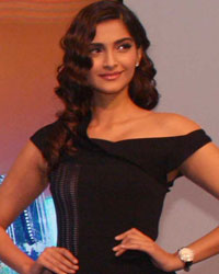 Sonam Kapoor at the unveiling of 'Samsung Curved TV Range', in New Delhi