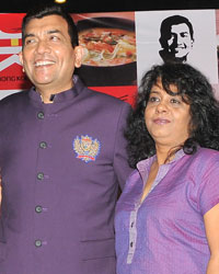 Sanjeev Kapoor Launches a Restaurant in Hongkong