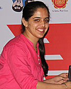 Preeti  Singh receving a Memento from Harpreet Sandhu