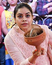 Sumona Chakravarti