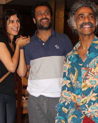 Abhishek Kapoor and Makrand Deshpandey