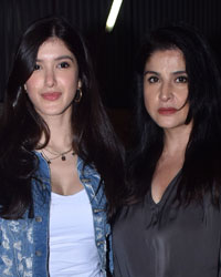 Shanaya Kapoor and Maheep Kapoor