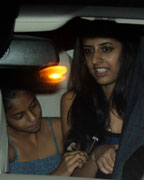 Shahrukh and Suhana at Pizza Metro Pizza