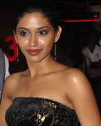 Hussain Kuwajerwala and Anjali Patil