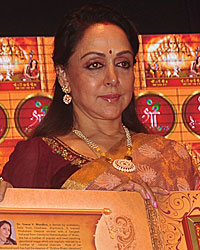 Asha Bhosle, Hema Malini and Dr.Veena Mundhra