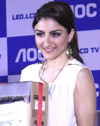 Soha Ali Khan unveils India's first smallest 3D LED TV from AOC India