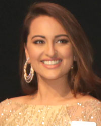 Sonakshi Sinha Launches Asus Mobile