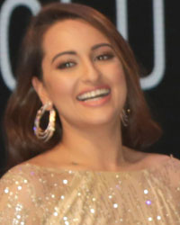 Sonakshi Sinha Launches Asus Mobile