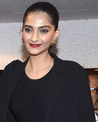 Sonam Kapoor Graces Pernia Qureshis Dance Performance