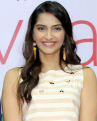 Sonam Promotes Khoobsurat at NBT Seminar