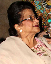 Jhanvi Kapoor with Anil Kapoor's mother Nirmal Kapoor