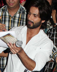 Special Screening of R Rajkumar for Fans